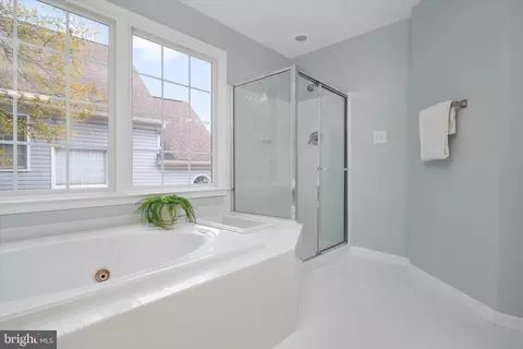 Bath - 9105 Piper Ridge Ct, Lanham, MD 20706 photo 3 of 5