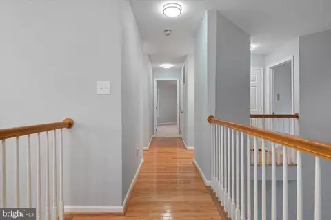 Entry Way - 9105 Piper Ridge Ct, Lanham, MD 20706 photo 4 of 7