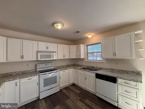 Kitchen - 7403 Berryleaf Dr, Laurel, MD 20707 photo 1 of 2