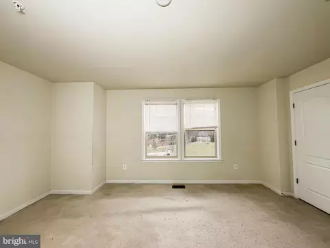 Bedroom - 10202 Galaxy View Ln, Lanham, MD 20706 photo 5 of 10