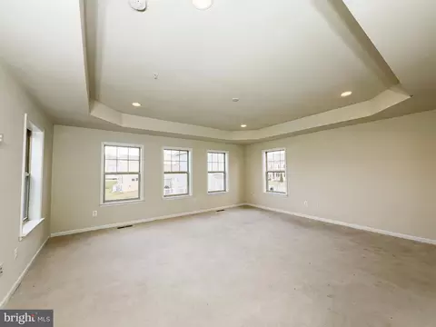Living - 10202 Galaxy View Ln, Lanham, MD 20706 photo 11 of 18