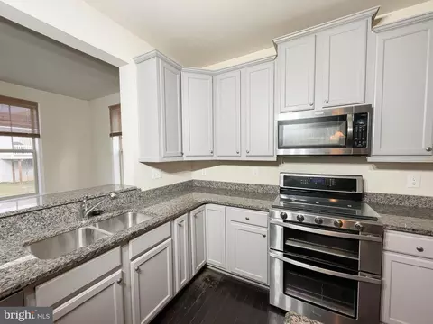 Kitchen - 10202 Galaxy View Ln, Lanham, MD 20706 photo 5 of 6