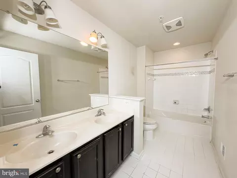 Bath - 10202 Galaxy View Ln, Lanham, MD 20706 photo 5 of 7