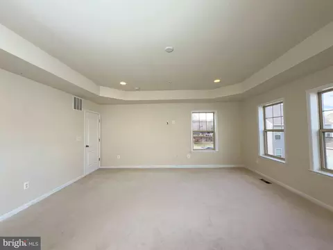 Living - 10202 Galaxy View Ln, Lanham, MD 20706 photo 13 of 18