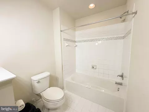 Bath - 10202 Galaxy View Ln, Lanham, MD 20706 photo 6 of 7