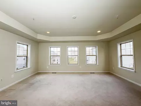 Living - 10202 Galaxy View Ln, Lanham, MD 20706 photo 12 of 18