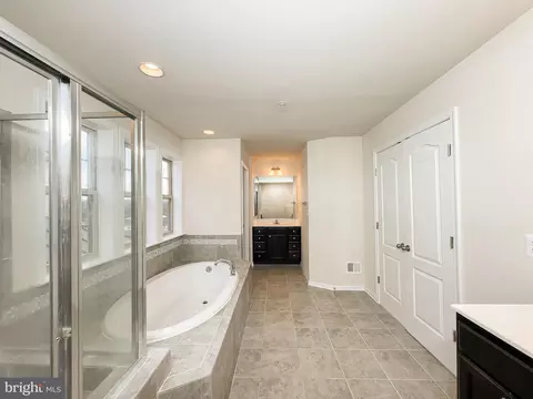 Bath - 10202 Galaxy View Ln, Lanham, MD 20706 photo 1 of 7