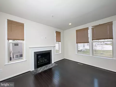 Living - 10202 Galaxy View Ln, Lanham, MD 20706 photo 7 of 18