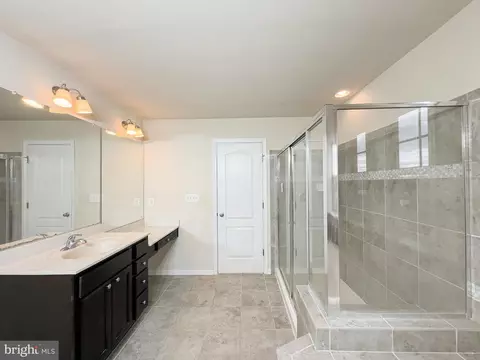 Bath - 10202 Galaxy View Ln, Lanham, MD 20706 photo 2 of 7