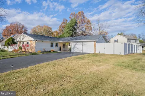 12324 Kemmerton Ln, Bowie, MD 20715