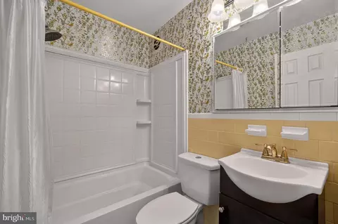 Bath - 7507 Dover Ln, Lanham, MD 20706 photo 2 of 3