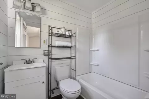 Bath - 7507 Dover Ln, Lanham, MD 20706 photo 1 of 3