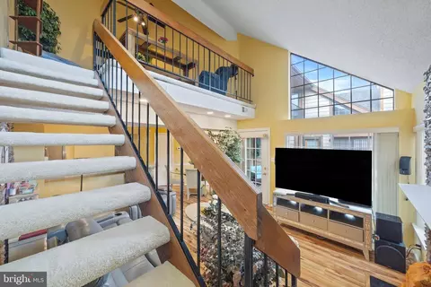 Entry Way - 14106 William St #19-B, Laurel, MD 20707 photo 3 of 5