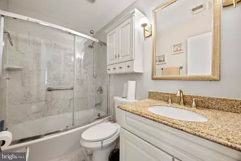 Bath - 14106 William St #19-B, Laurel, MD 20707 photo 2 of 2