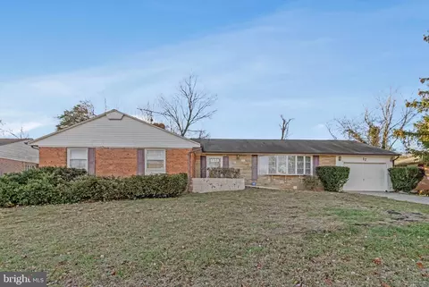 17 Thurston Dr, Marlboro, MD 20774