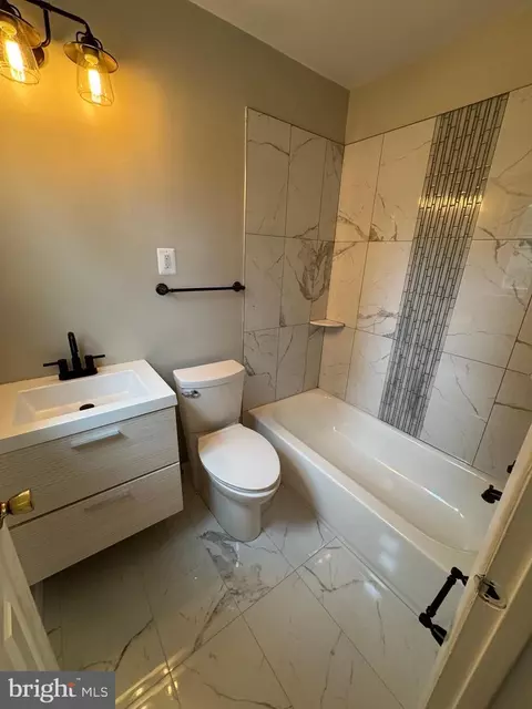 Bath - 6707 Lamont Dr, Lanham, MD 20706 photo 2 of 4