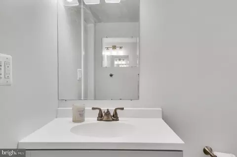 Bath - 4224 Kinmount Rd, Lanham, MD 20706 photo 4 of 4