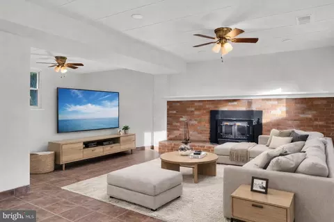 Living - 4224 Kinmount Rd, Lanham, MD 20706 photo 2 of 3