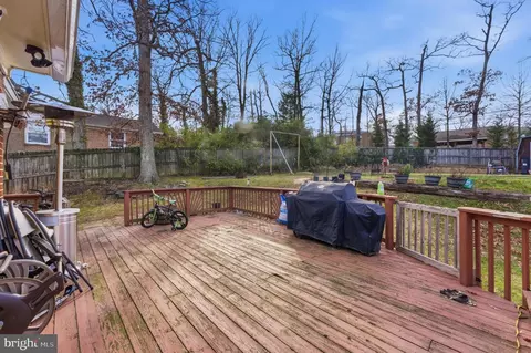 Exterior - 7303 Lois Ln, Lanham, MD 20706 photo 7 of 10