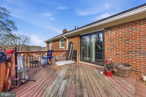 Exterior - 7303 Lois Ln, Lanham, MD 20706 photo 6 of 10