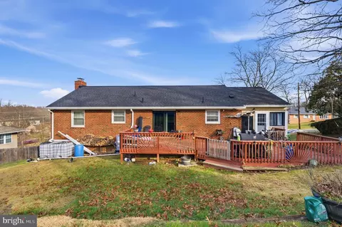 Exterior - 7303 Lois Ln, Lanham, MD 20706 photo 10 of 10