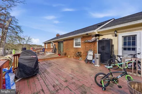 Exterior - 7303 Lois Ln, Lanham, MD 20706 photo 5 of 10