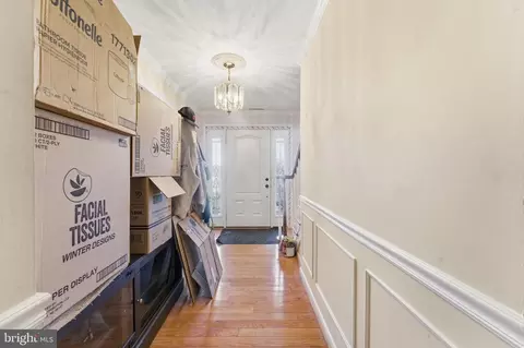Entry Way - 7303 Lois Ln, Lanham, MD 20706 photo 3 of 6
