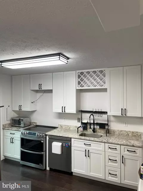 Kitchen - 7105 Split Rail Ln, Laurel, MD 20707 photo 3 of 3