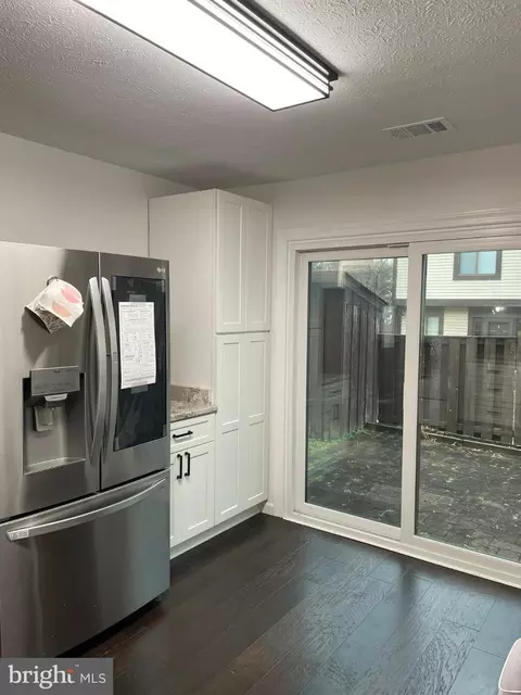 Kitchen - 7105 Split Rail Ln, Laurel, MD 20707 photo 2 of 3