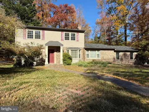12229 Arrow Park Dr, Fort Washington, MD 20744