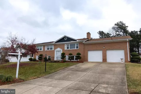 11602 Mary Catherine Dr, Clinton, MD 20735