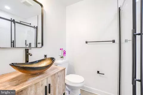 Bath - 4100 31st St, Mount Rainier, MD 20712 photo 1 of 5