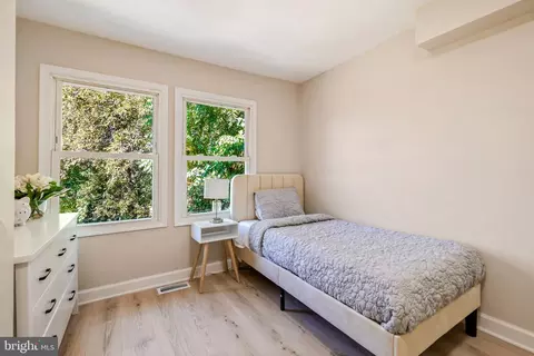 Bedroom - 4100 31st St, Mount Rainier, MD 20712 photo 5 of 5
