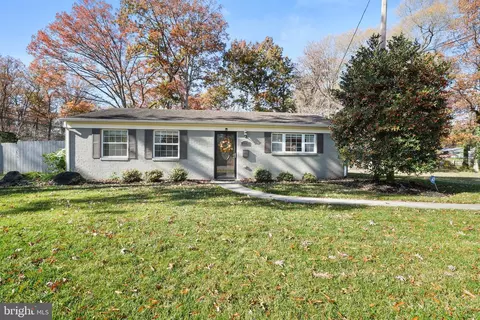 15709 Maple Dr, Accokeek, MD 20607