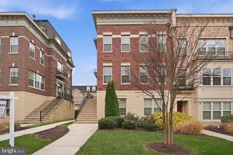 608 Fair Winds Way #262A, Oxon Hill, MD 20745