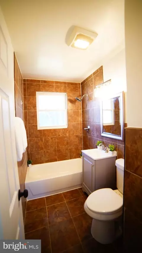 Bath - 9300 Worrell Ave, Lanham, MD 20706 photo 4 of 6