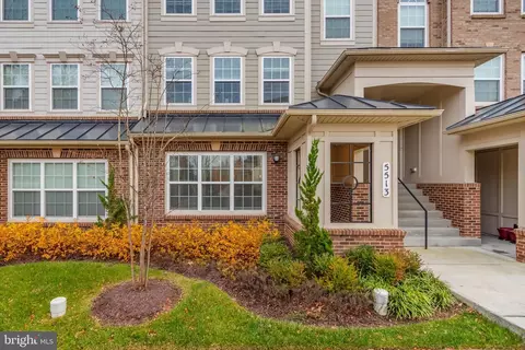 5513 Lanteen St, Lanham, MD 20706 photo 2