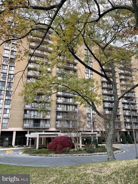 6100 Westchester Park Dr #406, College Park, MD 20740
