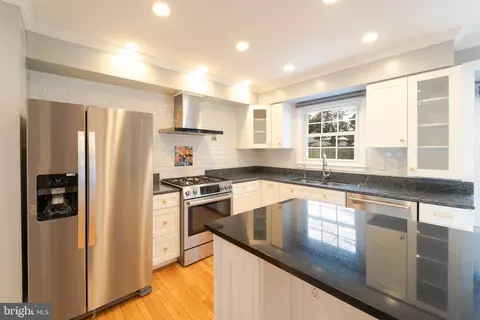 Kitchen - 9407 Copernicus Dr, Lanham, MD 20706 photo 4 of 5