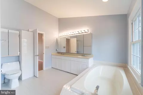 Bath - 9407 Copernicus Dr, Lanham, MD 20706 photo 2 of 3