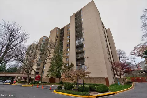9200 Edwards Way #811, Hyattsville, MD 20783