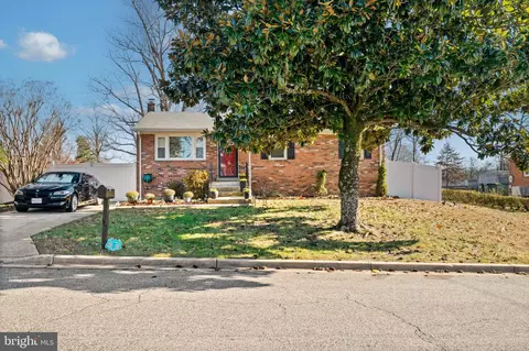 8900 Townsend Ln, Clinton, MD 20735