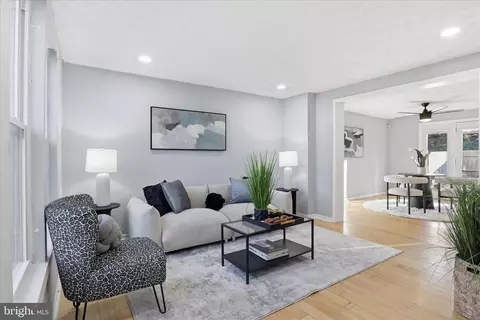 404 Shady Glen Dr, Capitol Heights, MD 20743