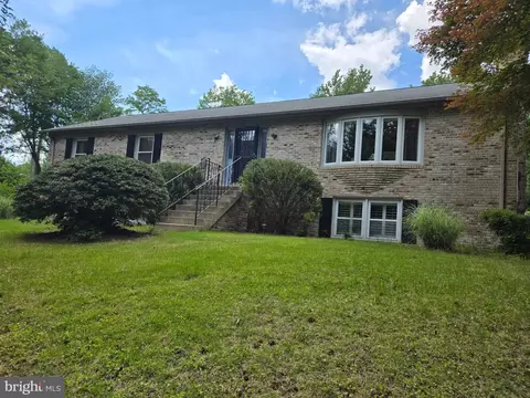 13100 Croom Rd, Marlboro, MD 20772
