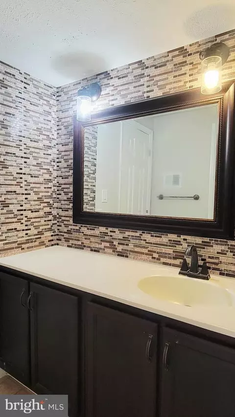 Bath - 8823 Maple Ave, Bowie, MD 20720 photo 1 of 8