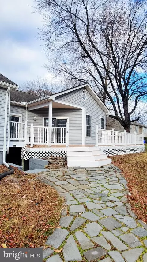Exterior - 8823 Maple Ave, Bowie, MD 20720 photo 3 of 5