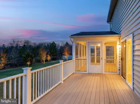 13400 Oaklands Manor Dr, Laurel, MD 20708