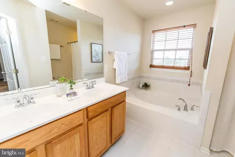 Bath - 13400 Oaklands Manor Dr, Laurel, MD 20708 photo 1 of 1