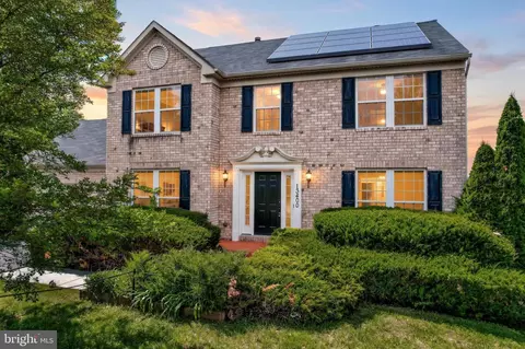 13400 Oaklands Manor Dr, Laurel, MD 20708