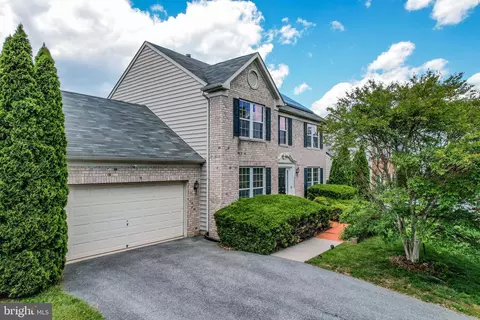 Exterior - 13400 Oaklands Manor Dr, Laurel, MD 20708 photo 5 of 11